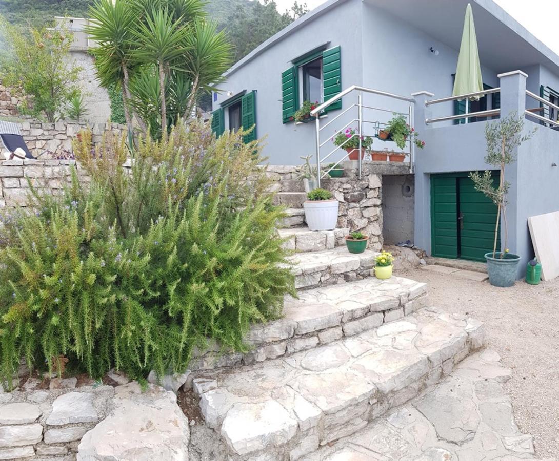Holiday House Jakov Gdinj Екстер'єр фото