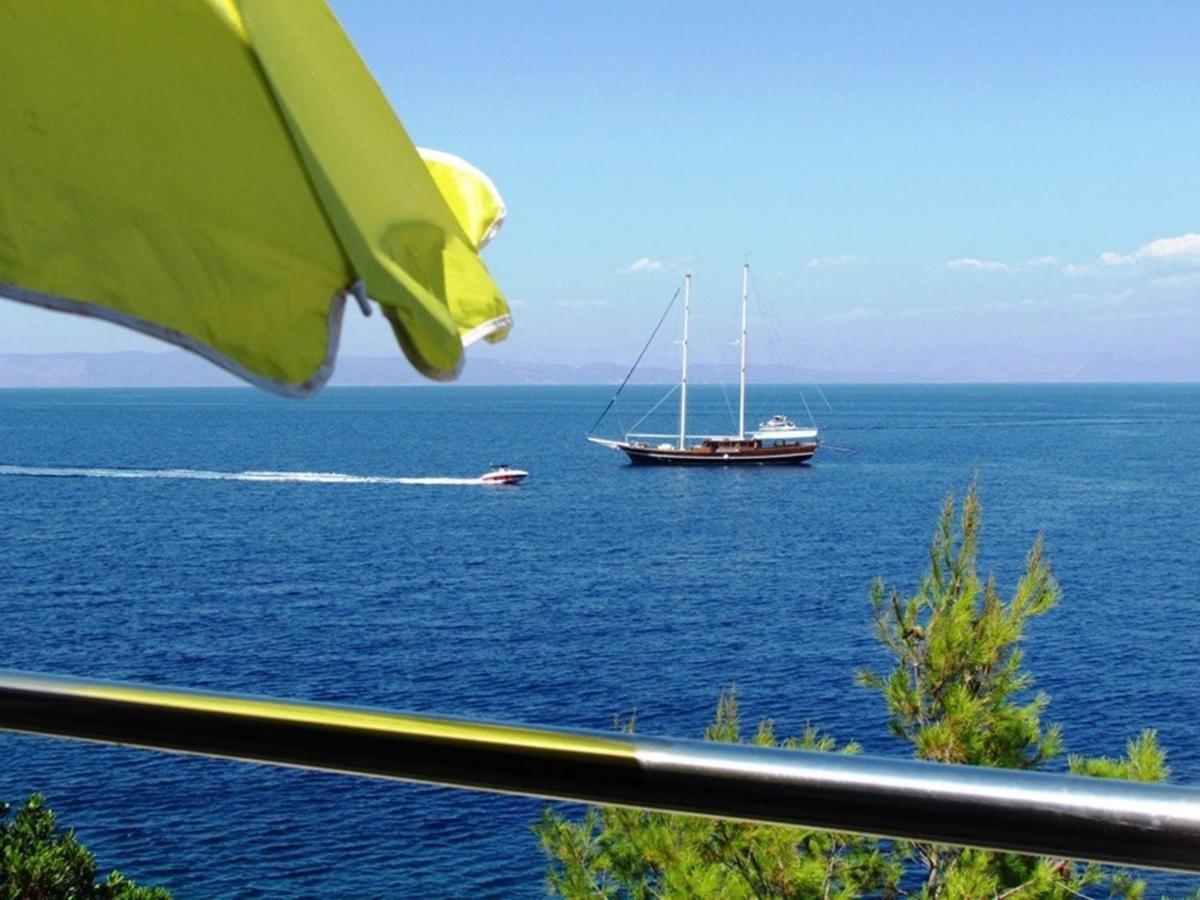 Holiday House Jakov Gdinj Екстер'єр фото